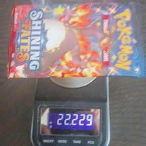 1 HEAVY Pokemon Shining Fates Booster Pack with Charizard Art